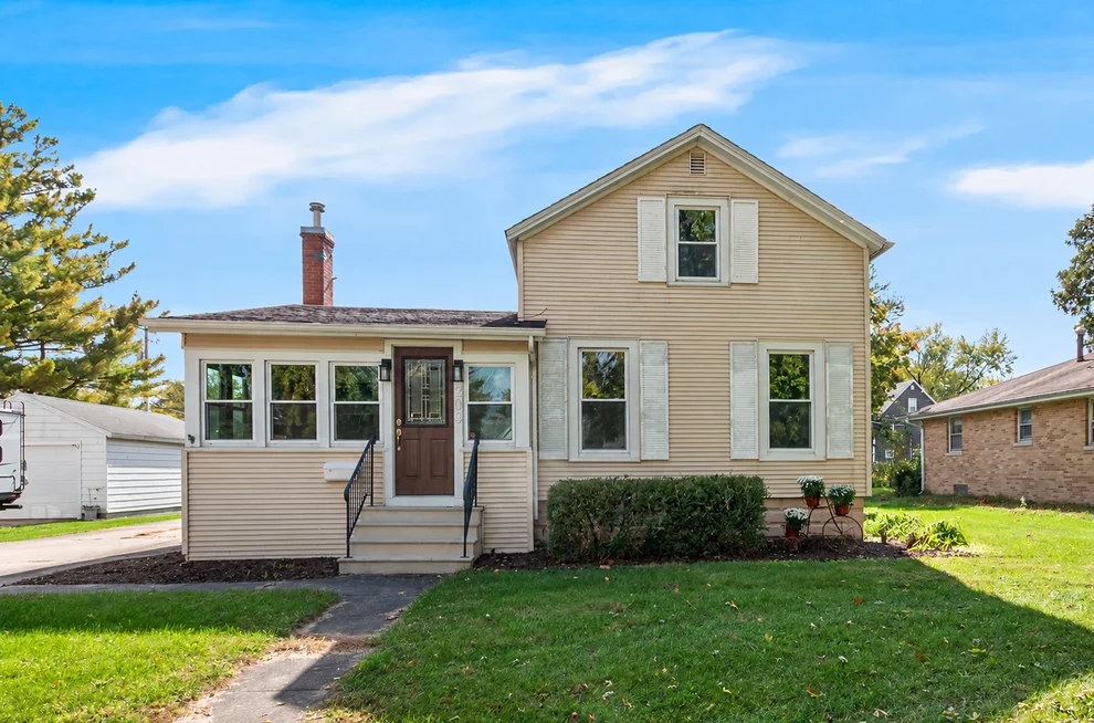 Unit for sale at 209 W Waupansie Street, Dwight, IL 60420