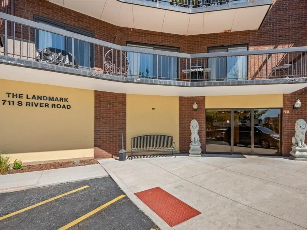 Unit for sale at 711 S River Road, Des Plaines, IL 60016