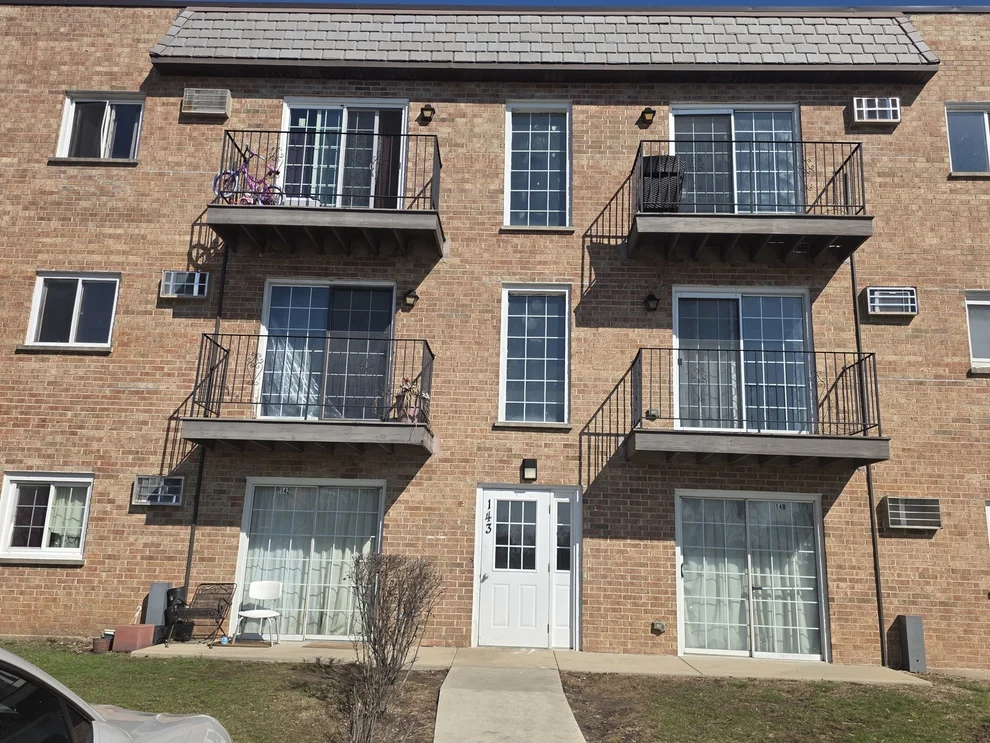 Unit for sale at 143 W Elk Trail, Carol Stream, IL 60188