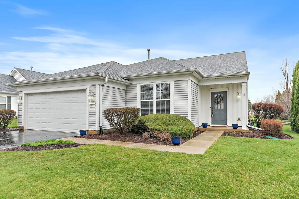 Unit for sale at 13422 Dearborn Trail, Huntley, IL 60142