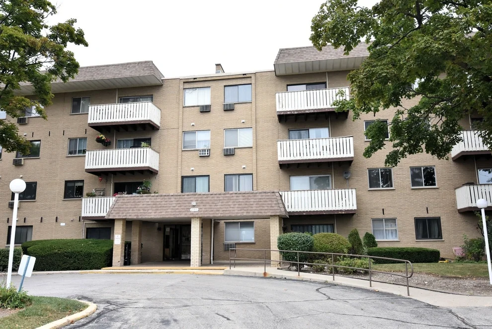 Unit for sale at 280 N Westgate Road, Mount Prospect, IL 60056