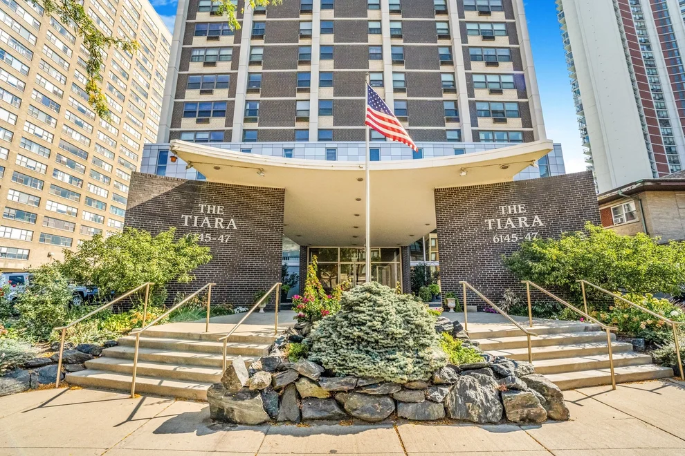 Unit for sale at 6147 N Sheridan Road, Chicago, IL 60660