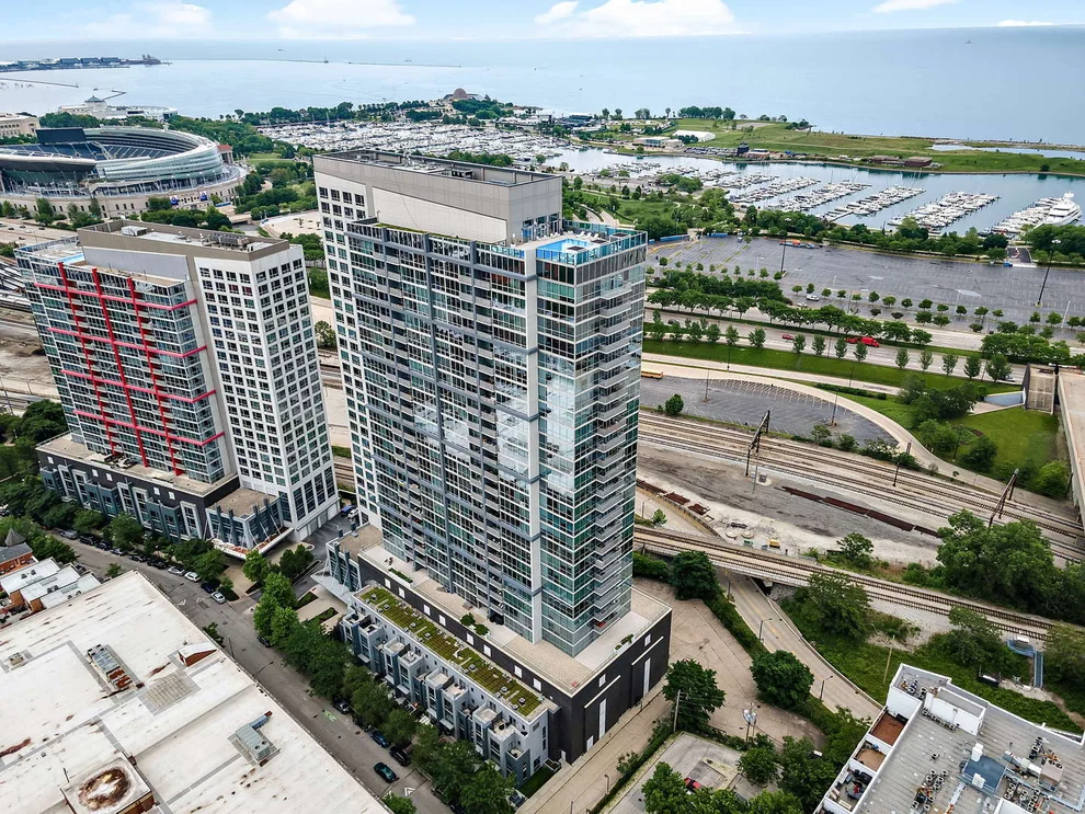 Unit for sale at 1901 S Calumet Avenue, Chicago, IL 60616