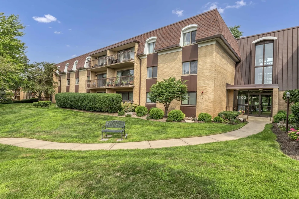 Unit for sale at 1103 N MILL Street, Naperville, IL 60563