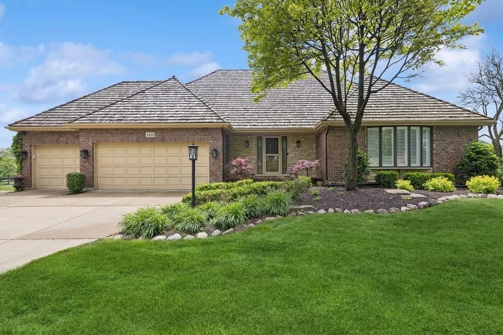 Unit for sale at 8401 Golfview Drive, Orland Park, IL 60462