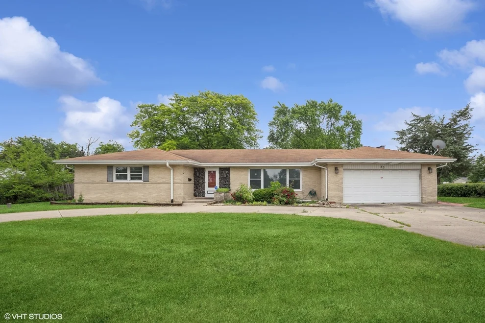 Unit for sale at 33 W Wise Road, Schaumburg, IL 60193