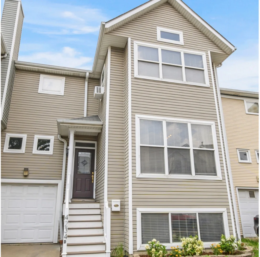 Unit for sale at 4234 N Kolmar Avenue, Chicago, IL 60641
