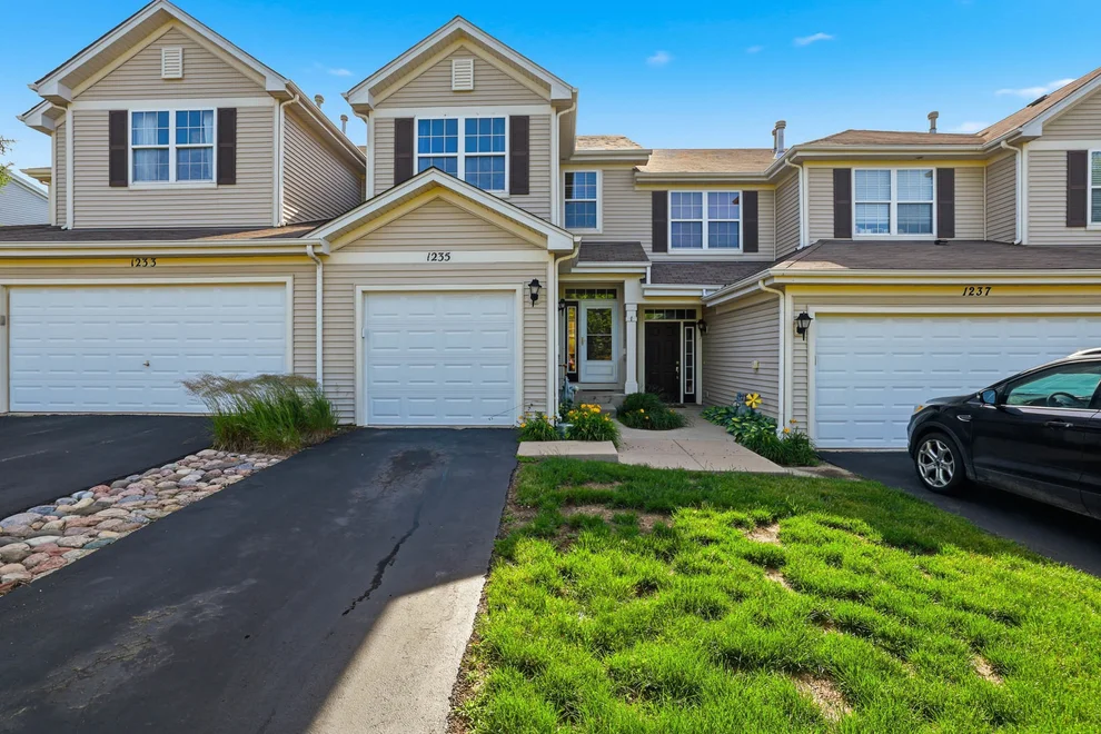 Unit for sale at 1235 Remington Drive, Volo, IL 60020