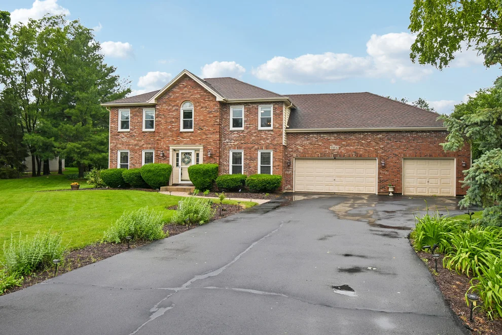 Unit for sale at 5N630 Leslie Court, St. Charles, IL 60175