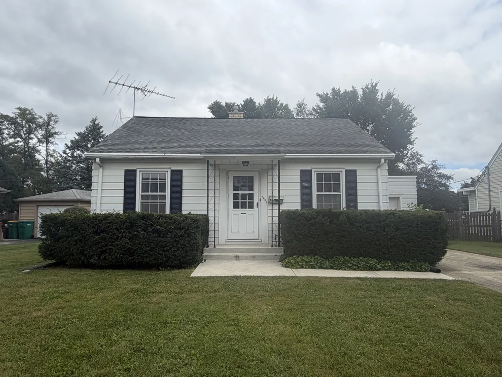 Unit for sale at 1607 Stratford Court, Joliet, IL 60435