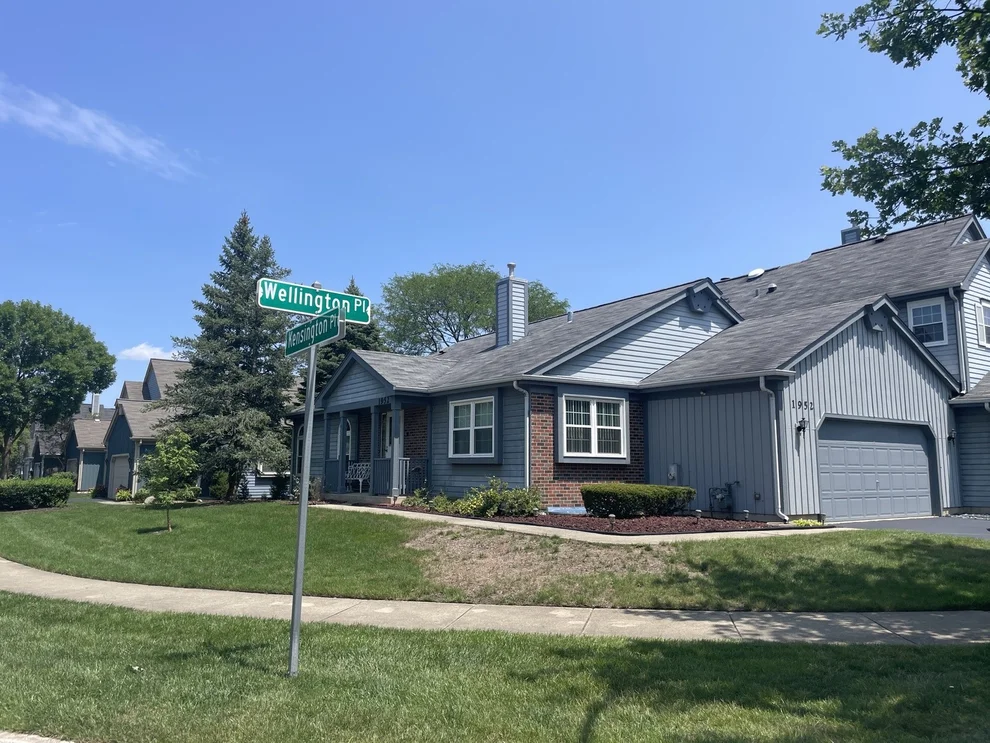 Unit for sale at 1952 Wellington Place, Downers Grove, IL 60516