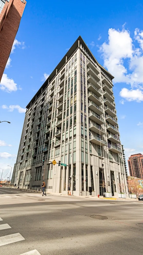 Unit for sale at 740 W Fulton Street, Chicago, IL 60661