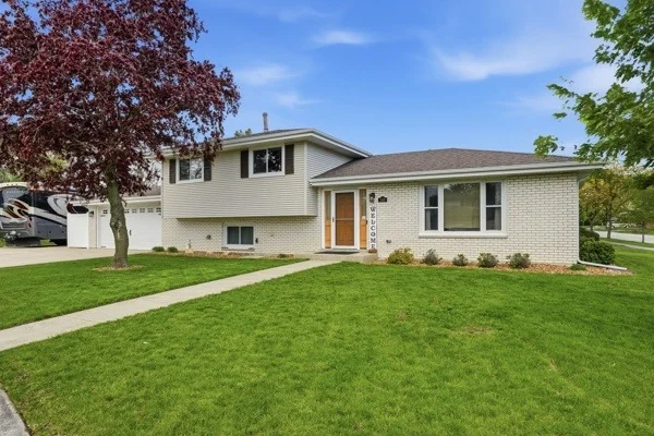 Unit for sale at 549 Willow Lane, Beecher, IL 60401
