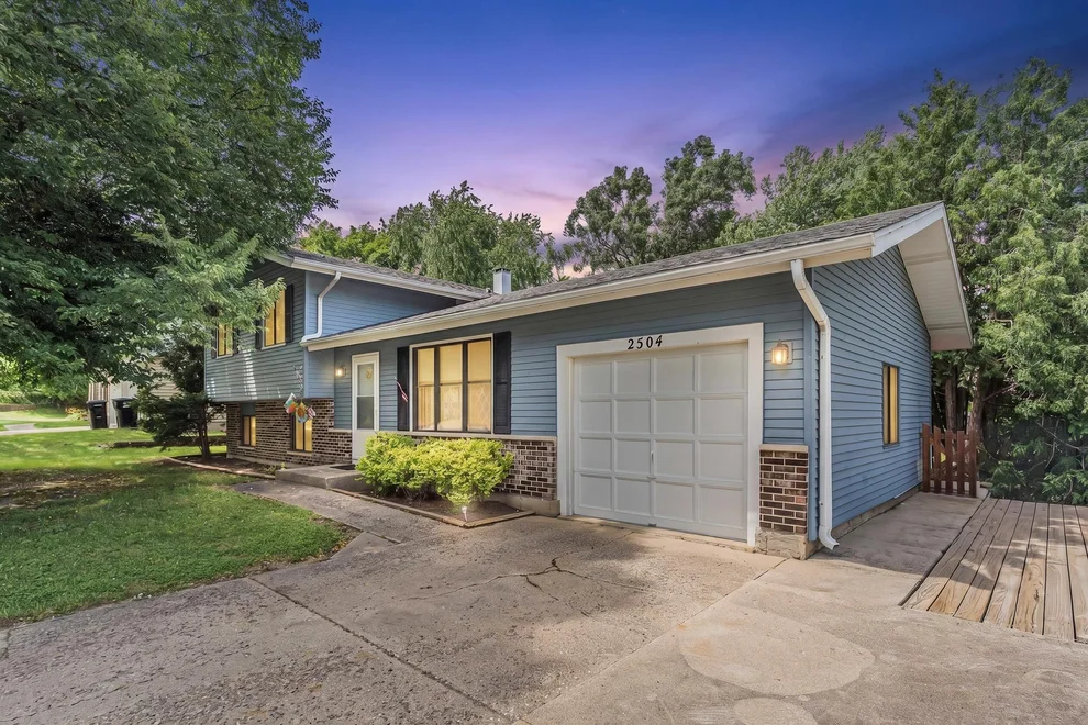 Unit for sale at 2504 W Fairview Lane, McHenry, IL 60051