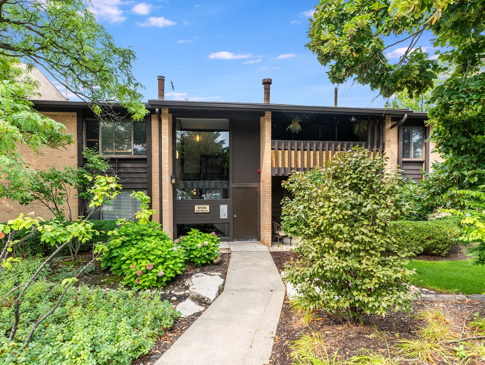 Unit for sale at 6106 Knoll Valley Drive, Willowbrook, IL 60527