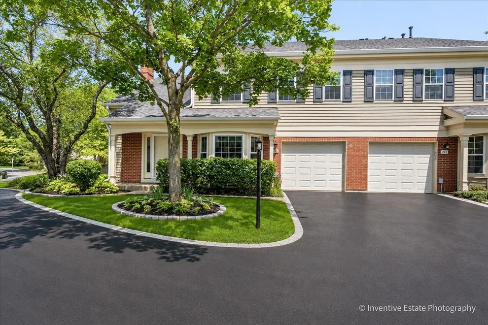 Unit for sale at 226 New Bridge Court, Palatine, IL 60067