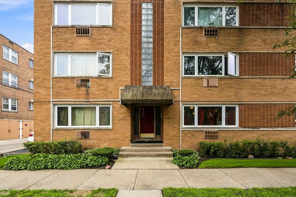 Unit for sale at 630 Hull Terrace, Evanston, IL 60202