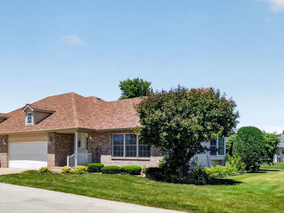 Unit for sale at 68 Oregon Trail, Coal City, IL 60416