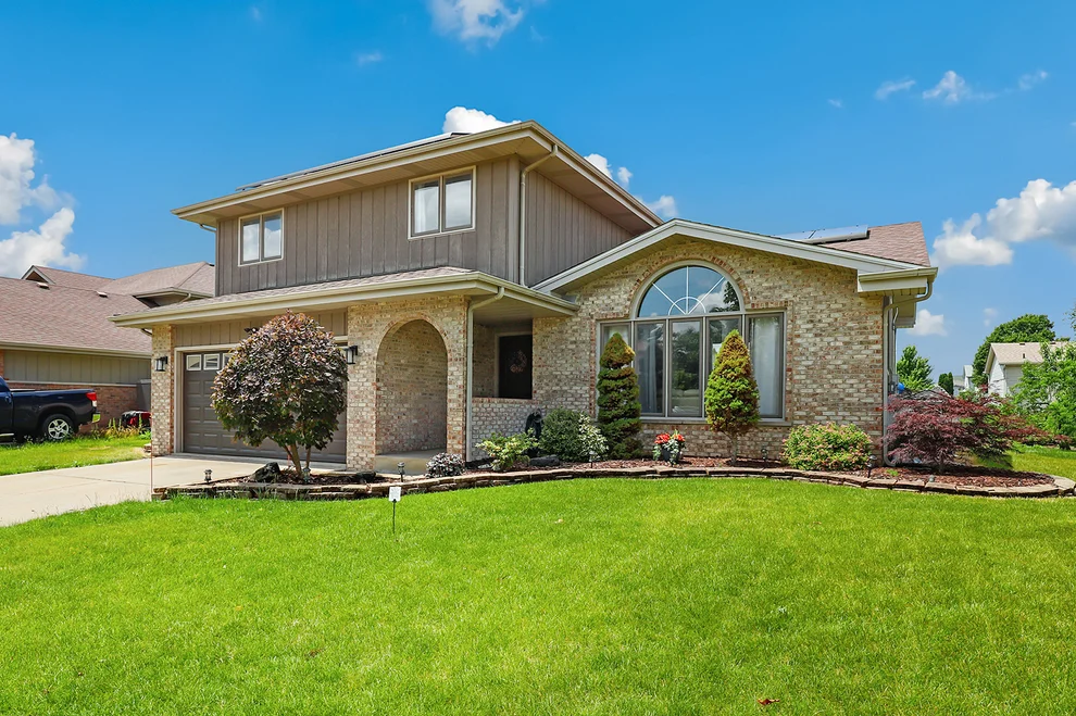 Unit for sale at 338 Wild Rose Lane, Romeoville, IL 60446