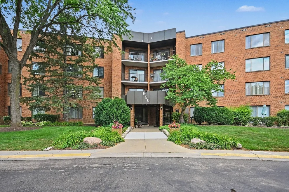 Unit for sale at 950 E Wilmette Road, Palatine, IL 60074