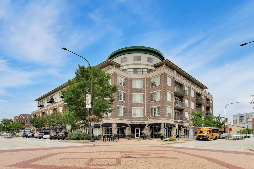 Unit for sale at 100 S Emerson Street, Mount Prospect, IL 60056