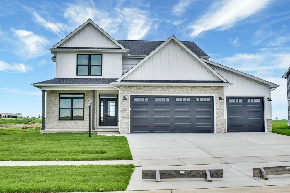 Unit for sale at 1418 Tinley Lane, Mahomet, IL 61853
