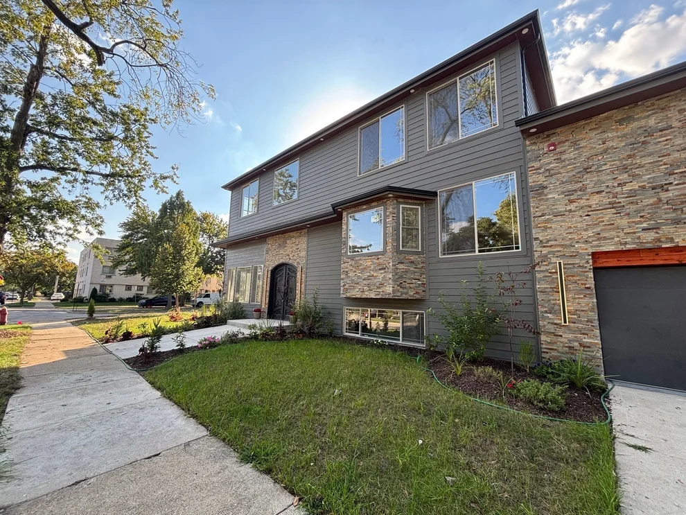Unit for sale at 9100 Kenton Avenue, Skokie, IL 60076