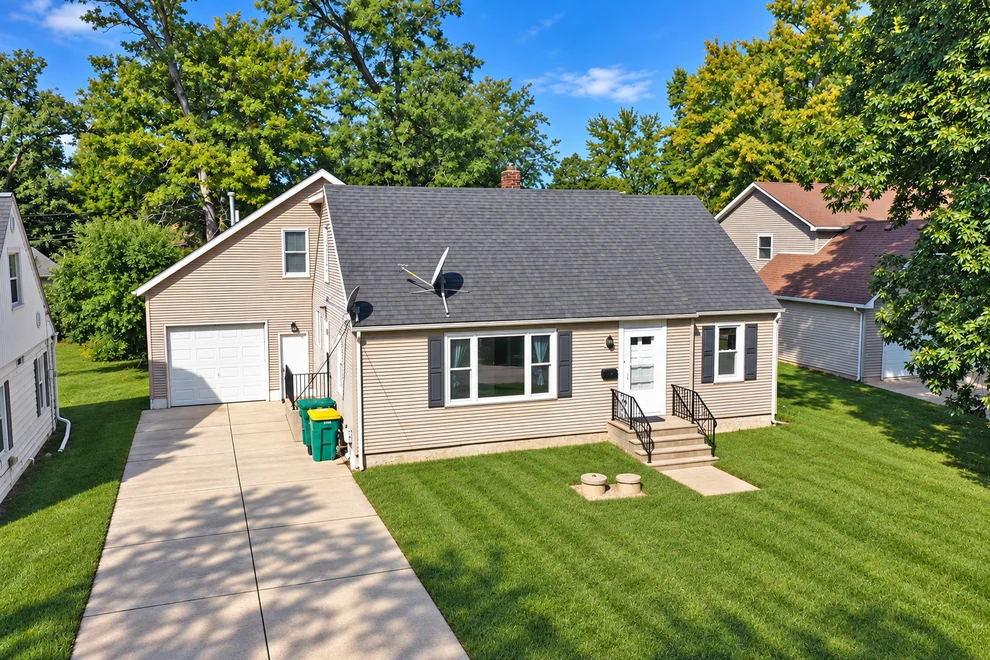 Unit for sale at 2113 Fields Place, Ottawa, IL 61350