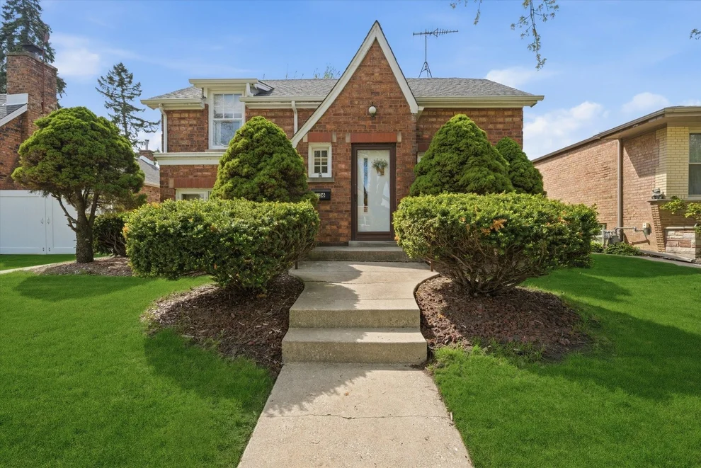 Unit for sale at 9636 S Central Park Avenue, Evergreen Park, IL 60805