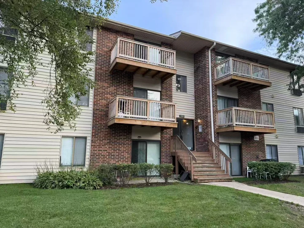 Unit for sale at 716 Prescott Drive, Roselle, IL 60172