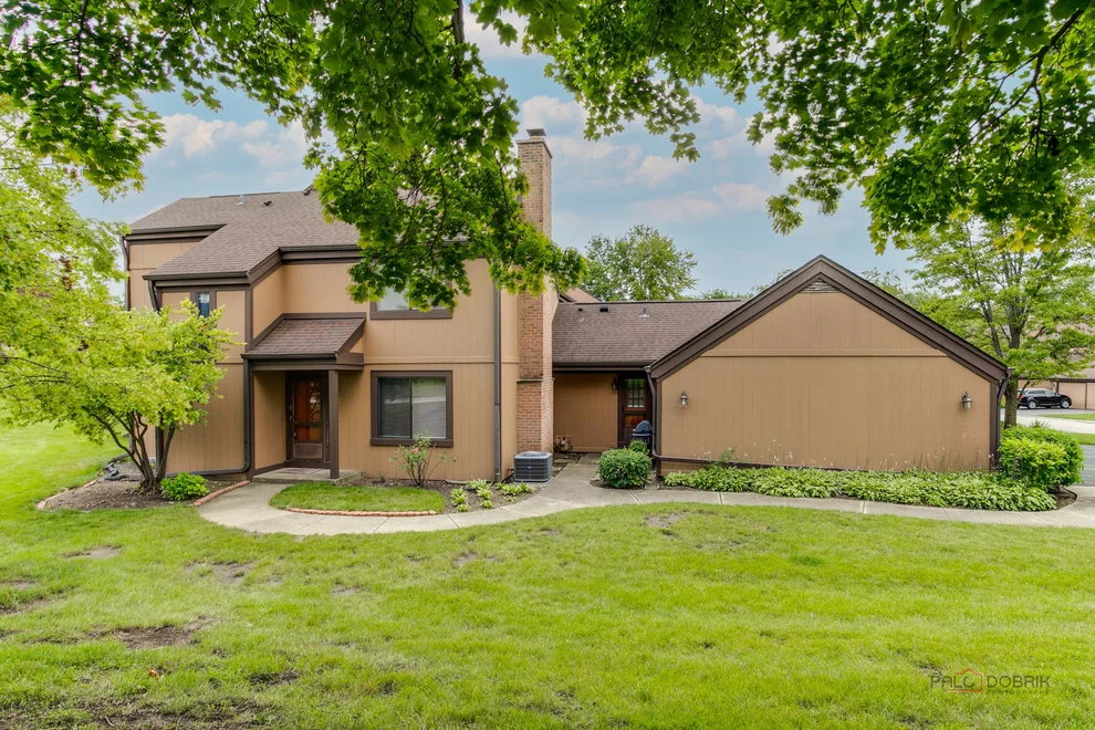 Unit for sale at 1505 Anderson Lane, Buffalo Grove, IL 60089