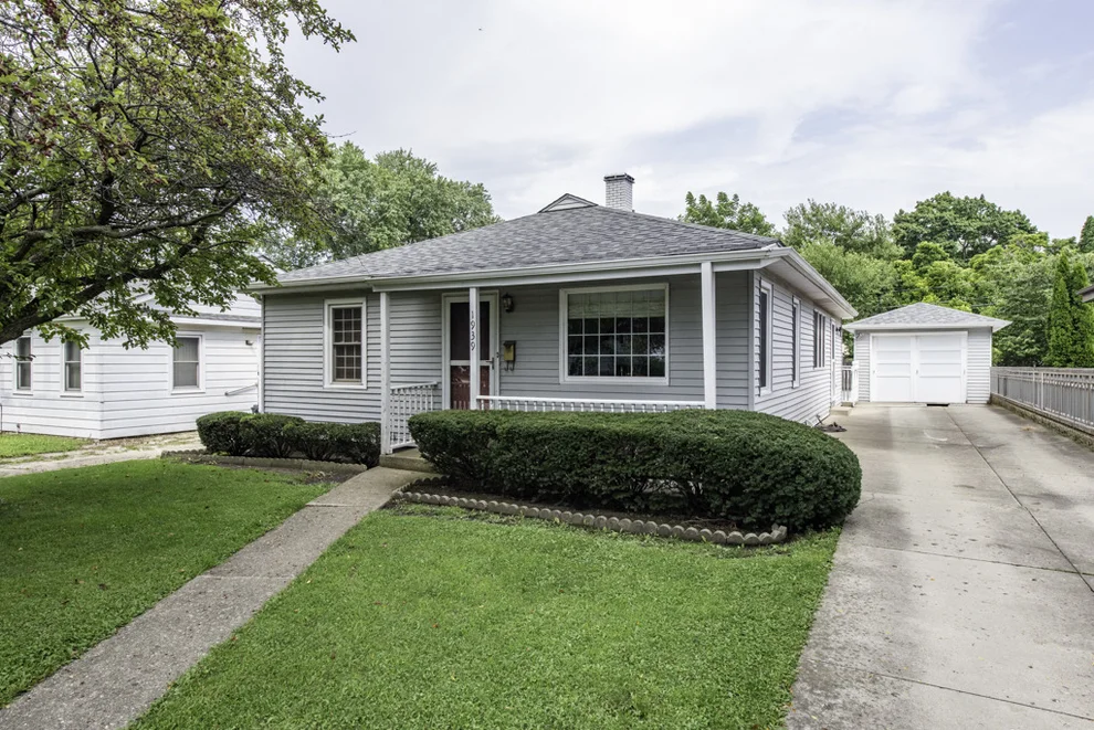 Unit for sale at 1939 Chestnut Street, Waukegan, IL 60087