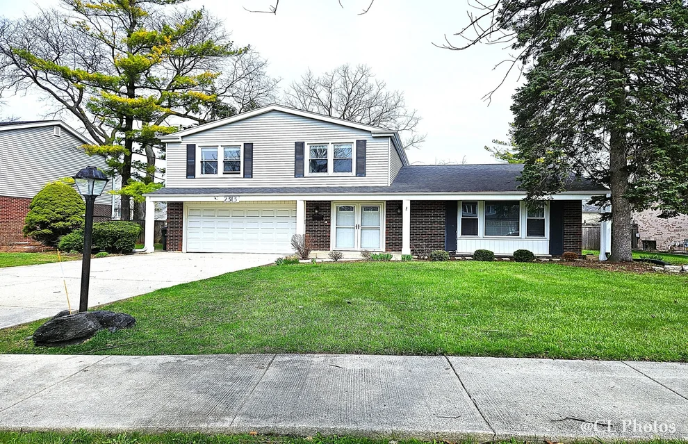 Unit for sale at 2313 Greenwood Road, Glenview, IL 60026