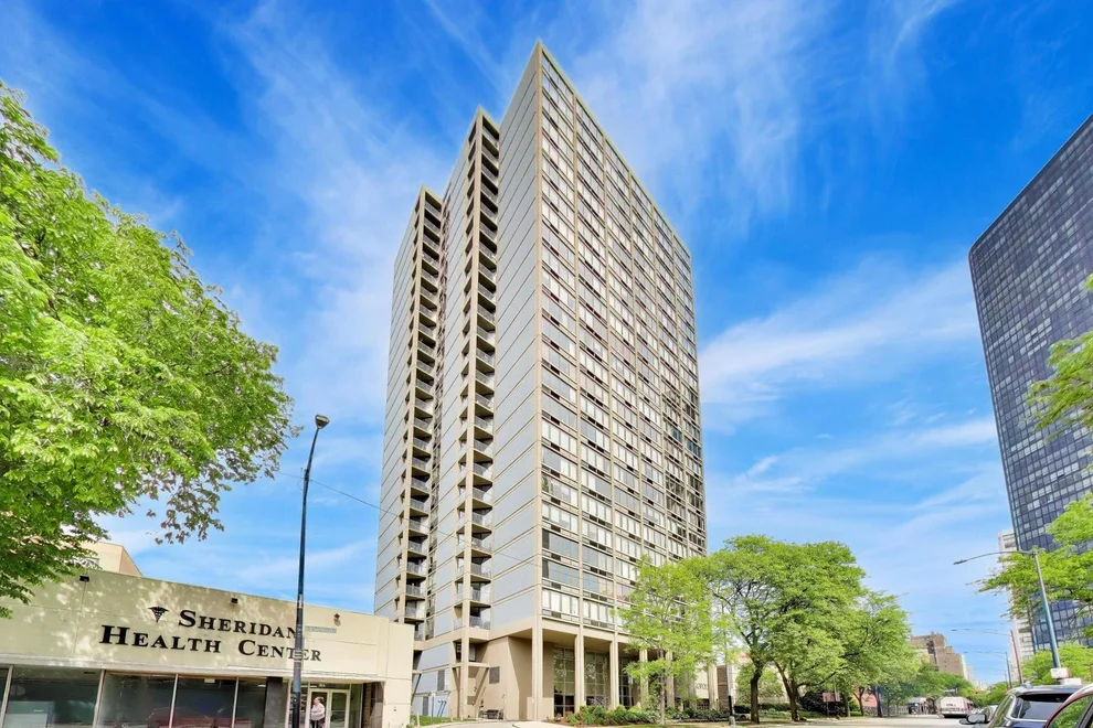 Unit for sale at 5320 N Sheridan Road, Chicago, IL 60640