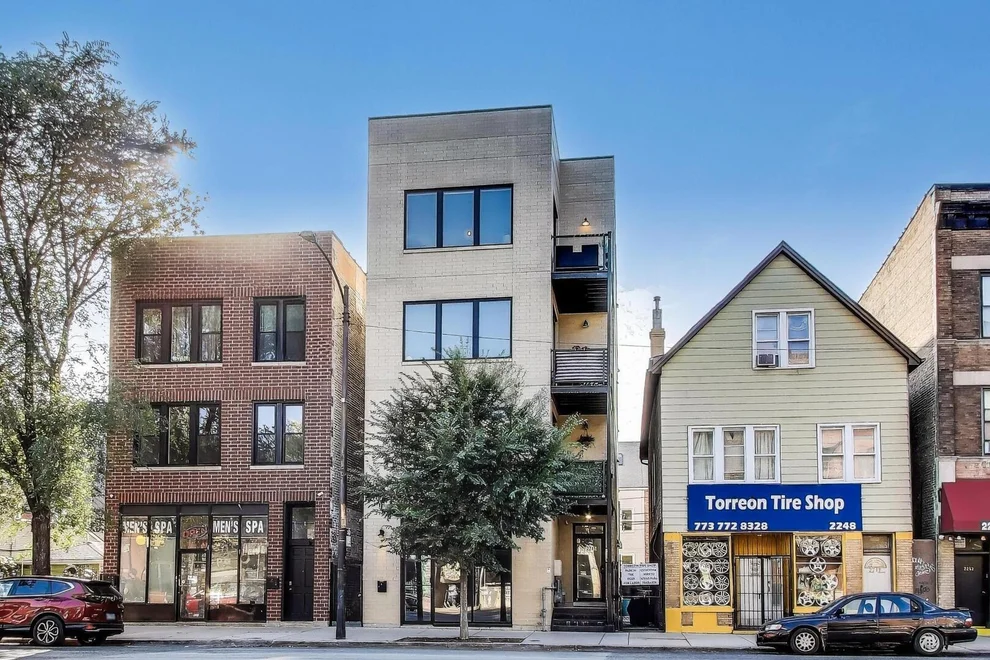 Unit for sale at 2246 N Western Avenue, Chicago, IL 60647