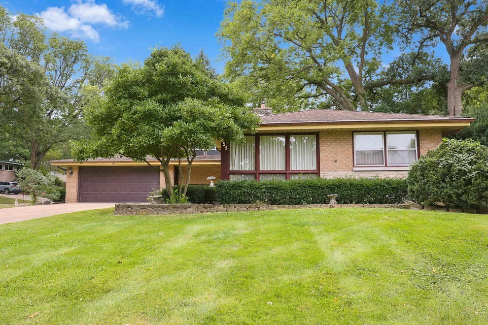 Unit for sale at 853 Edgewater Drive, Naperville, IL 60540