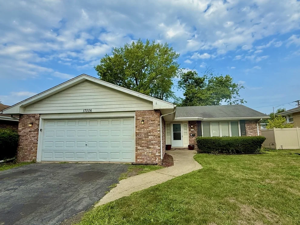 Unit for sale at 17006 University Avenue, South Holland, IL 60473
