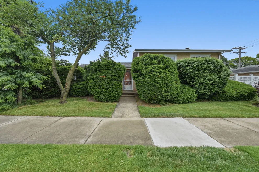 Unit for sale at 9137 Central Avenue, Morton Grove, IL 60053
