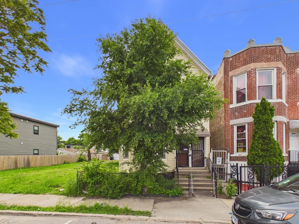 Unit for sale at 4734 S Racine Avenue, Chicago, IL 60609