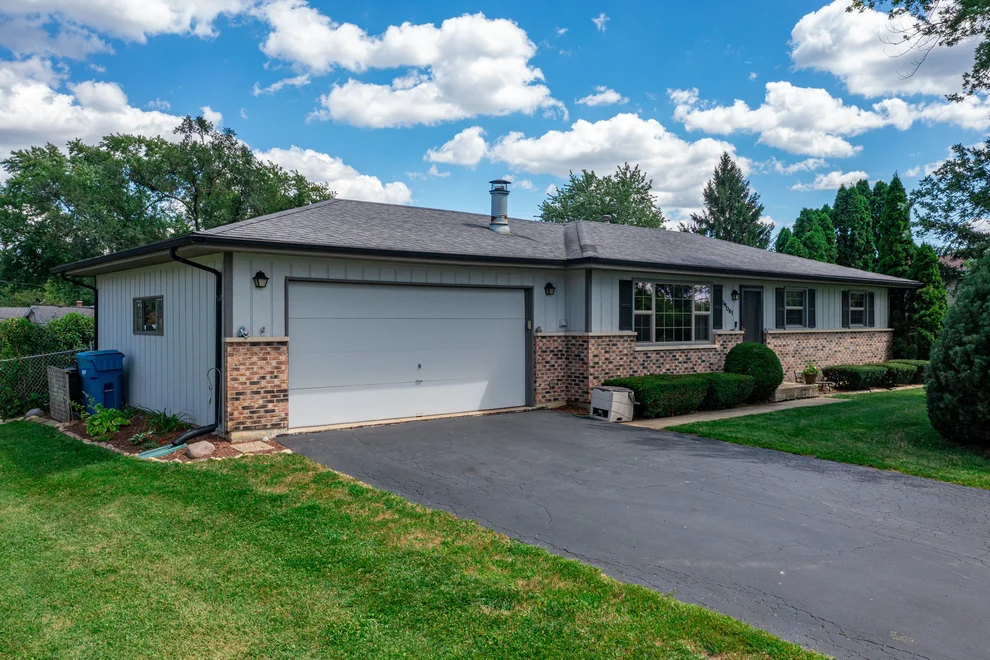 Unit for sale at 2N061 Mildred Avenue, Glen Ellyn, IL 60137