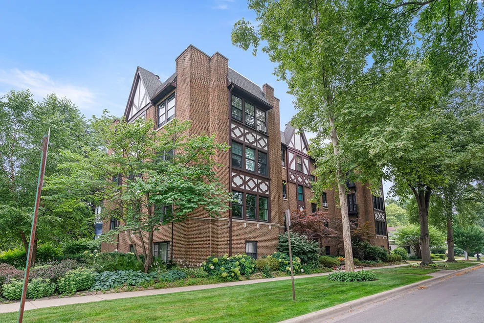 Unit for sale at 1920 Lincoln Street, Evanston, IL 60201