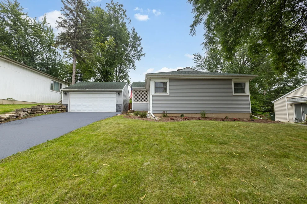 Unit for sale at 9 Grant Avenue, Lake In The Hills, IL 60156