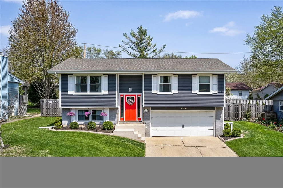 Unit for sale at 716 S 9th Avenue, St. Charles, IL 60174