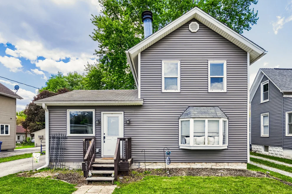 Unit for sale at 225 N May Street, Hinckley, IL 60520