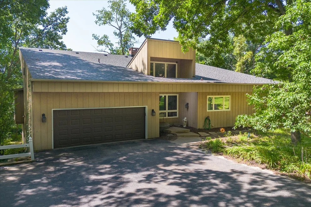Unit for sale at 605 Sherwood Glen, Princeton, IL 61356