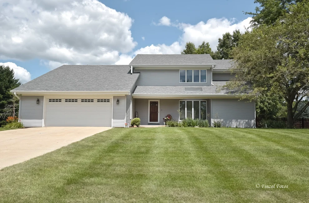 Unit for sale at 37W390 Linda Lane, Elgin, IL 60124