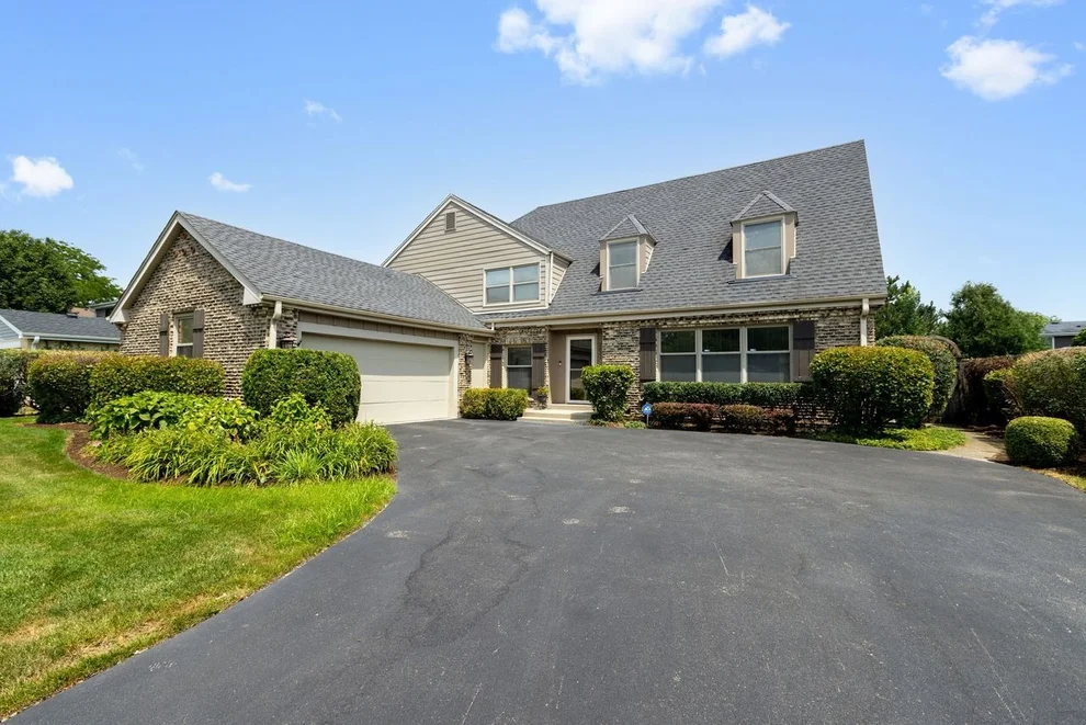 Unit for sale at 2621 Landwehr Road, Glenview, IL 60026