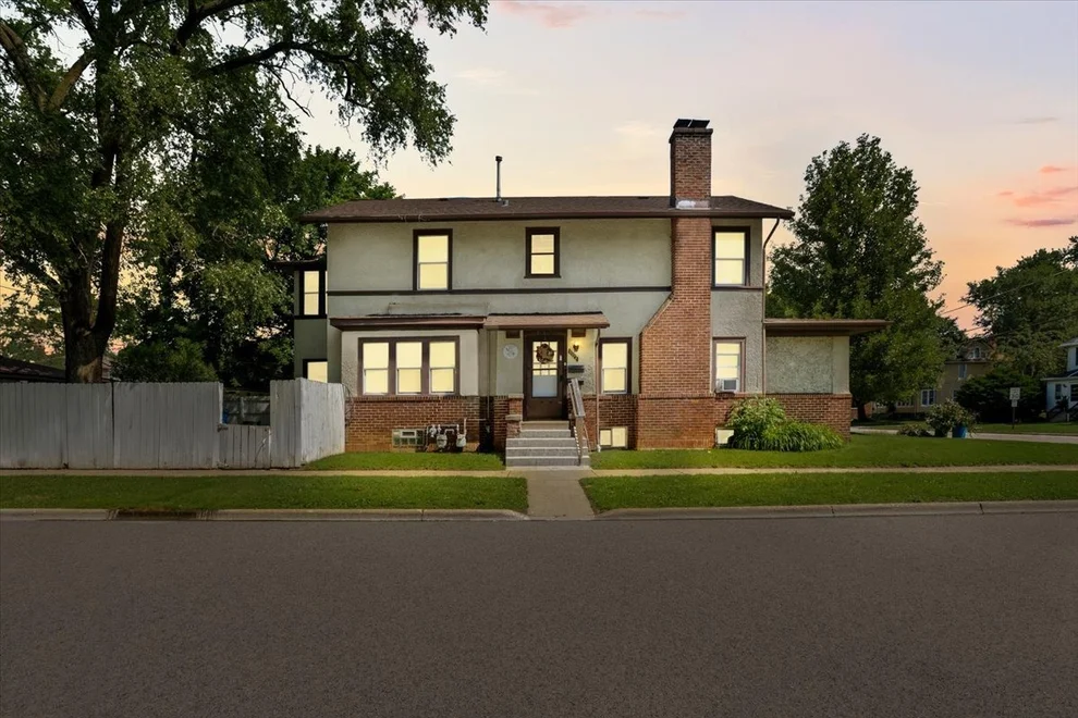 Unit for sale at 1102 North Avenue, Waukegan, IL 60085