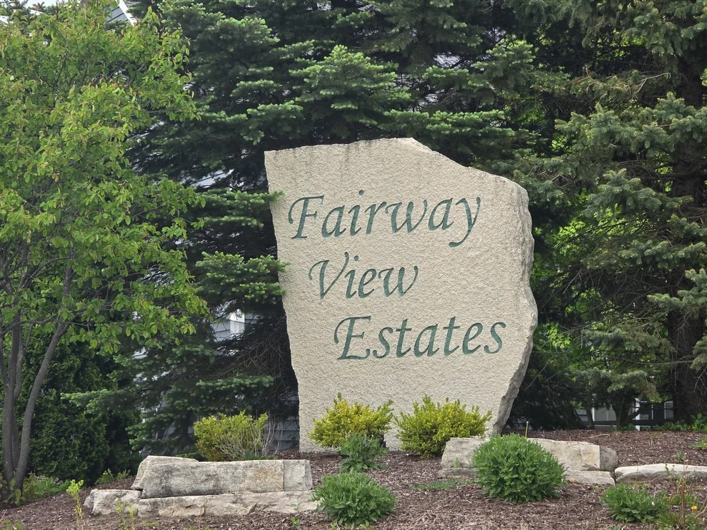 Unit for sale at 1 Springbrook Lane, Algonquin, IL 60102
