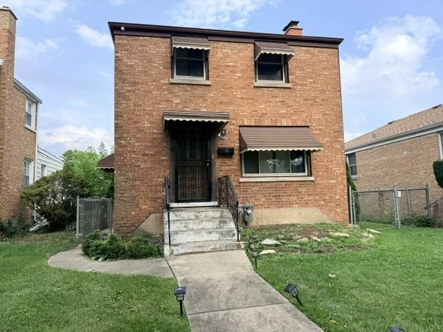 Unit for sale at 2007 S 23rd Avenue, Broadview, IL 60155